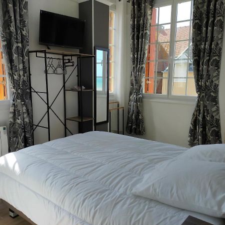 Au Gre Des Marees, Appartement Face A La Mer, Classe 3 Etoiles Ault Bagian luar foto