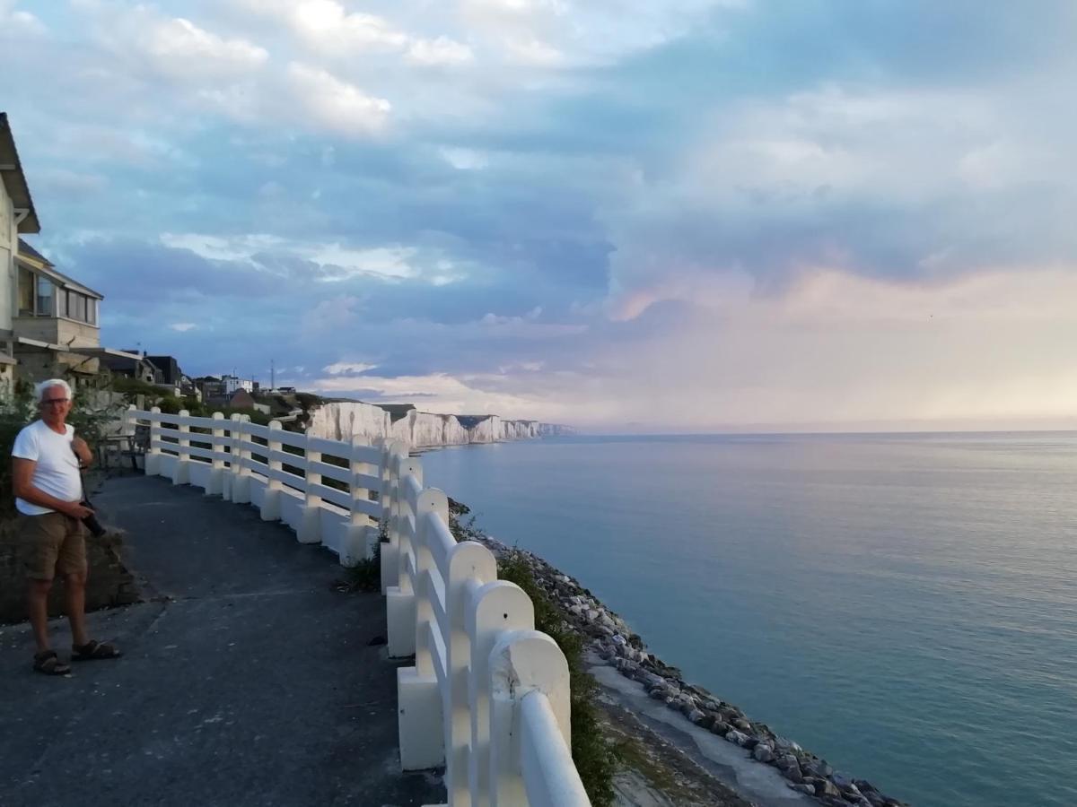 Au Gre Des Marees, Appartement Face A La Mer, Classe 3 Etoiles Ault Bagian luar foto
