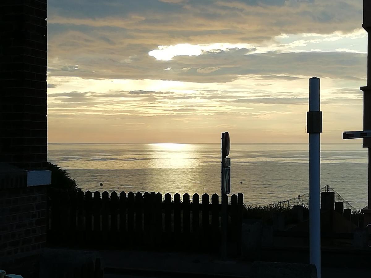 Au Gre Des Marees, Appartement Face A La Mer, Classe 3 Etoiles Ault Bagian luar foto
